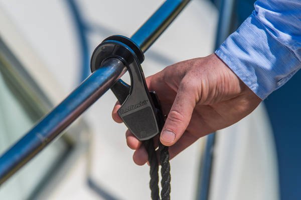 In een paar seconden klaar om aan te meren - Bateau Bootservice