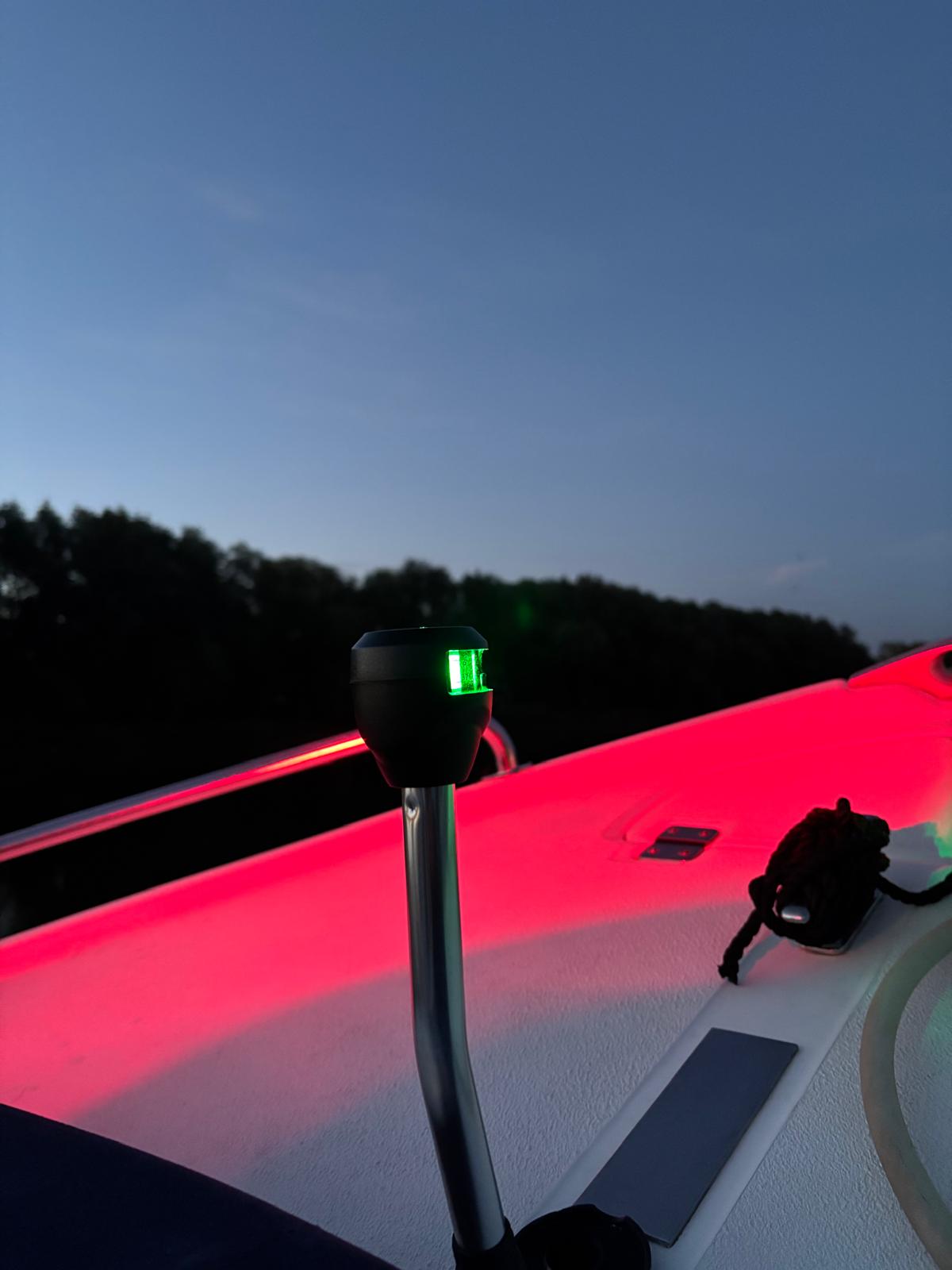 Attwood Combi LED on angled leg