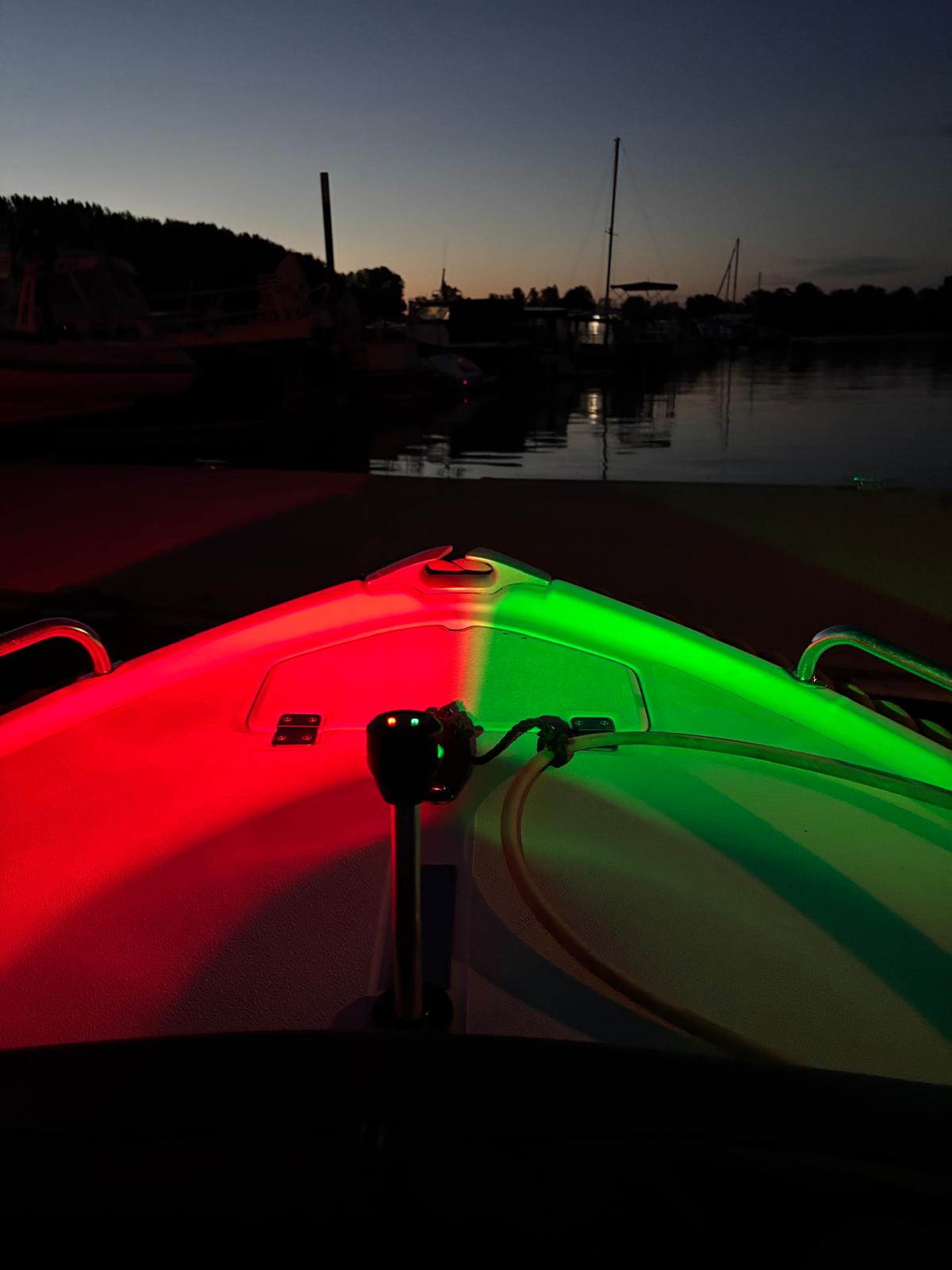 Attwood Combi LED on angled leg