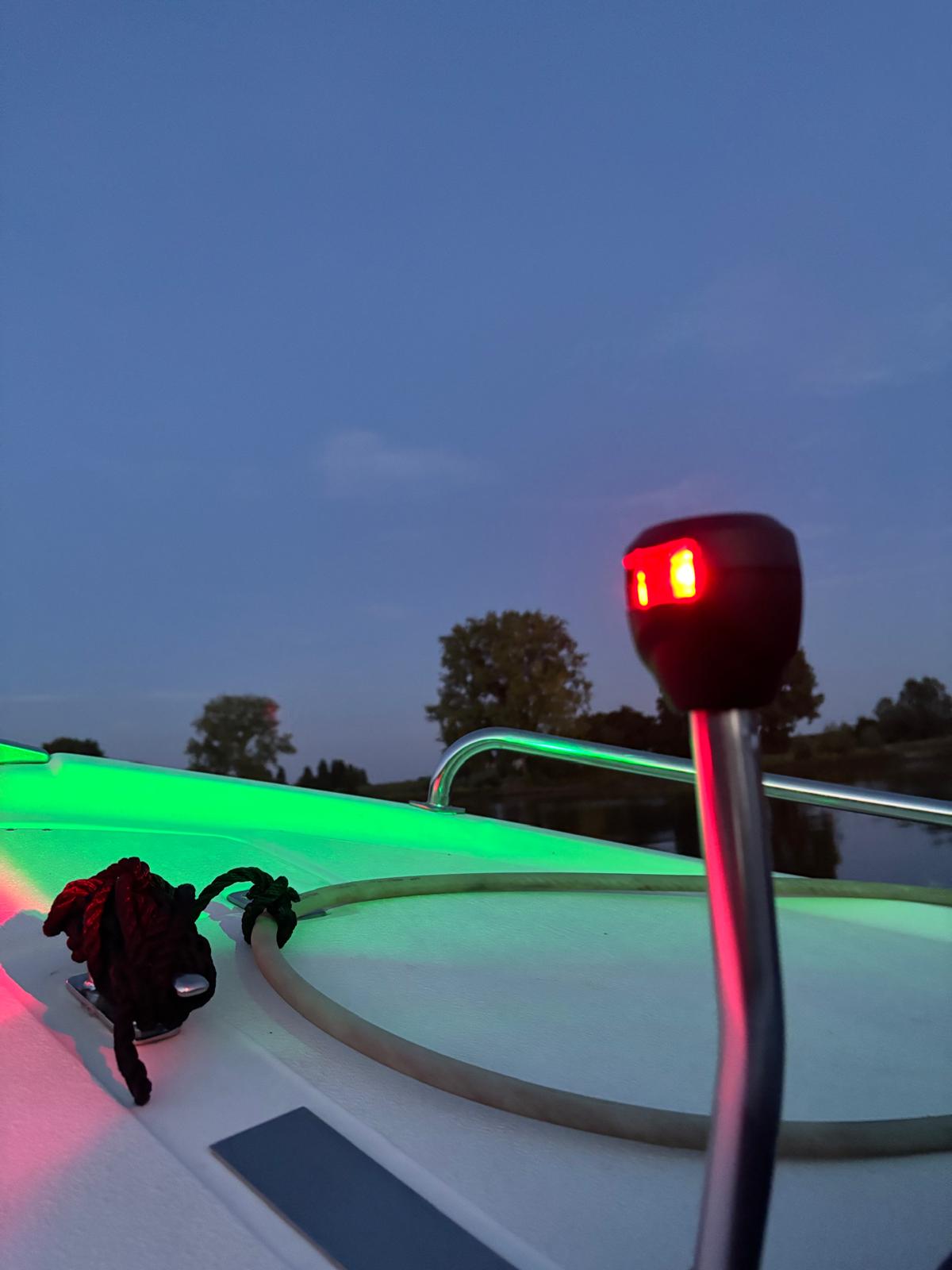 Attwood Combi LED on angled leg