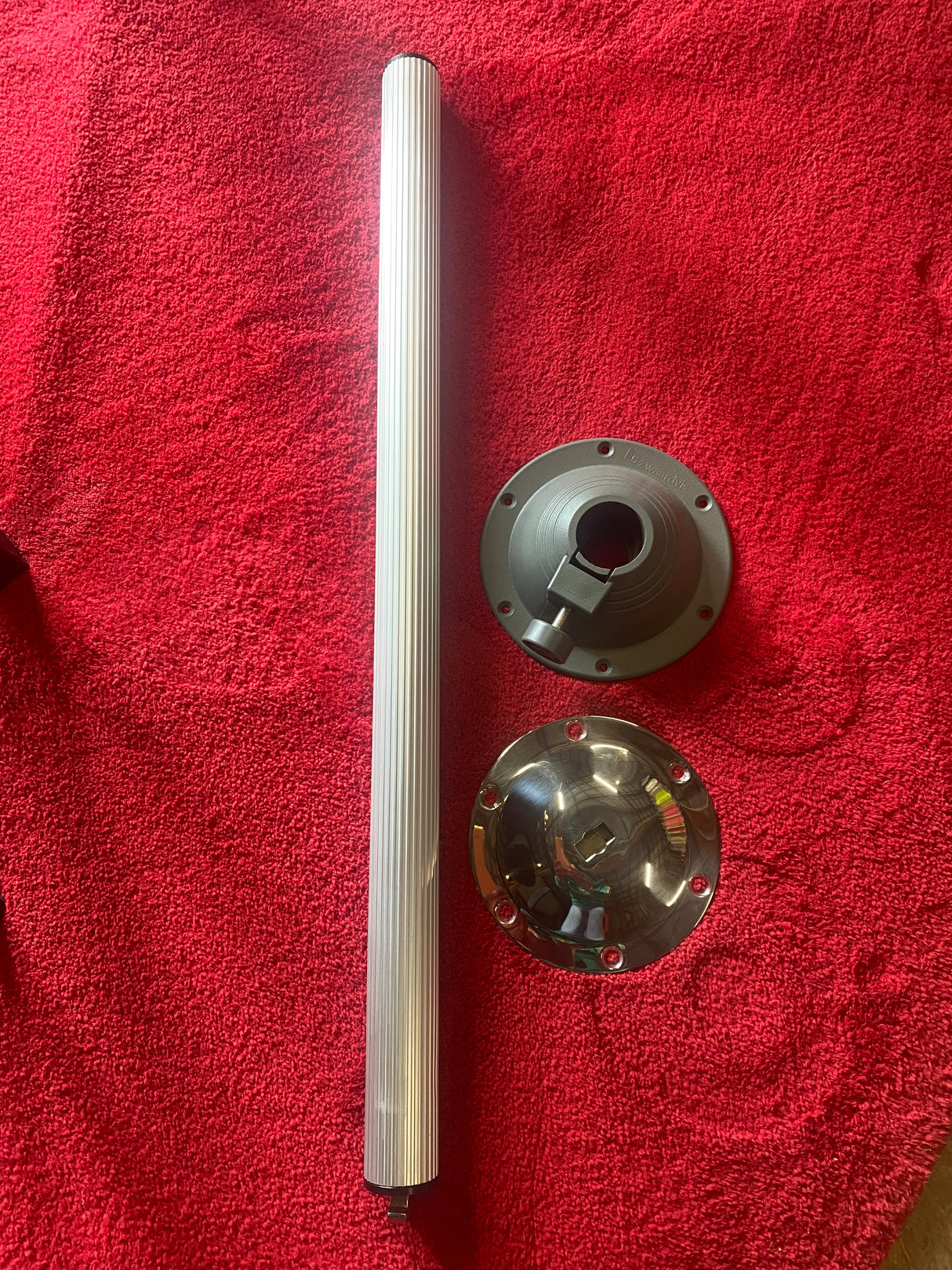 Zwaardvis QR tafelzuil ø40x700mm compleet met voet een basis blad