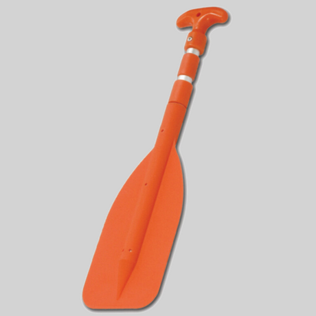 Oranje telescopische pikhaak met geïntegreerde peddel, ideaal voor kleine boten en nauwkeurig aanmeren.