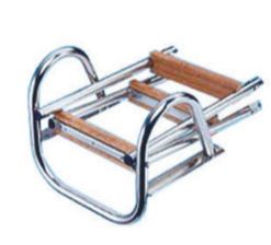 Telescopische RVS 316 zwemtrap met 4+1 teak treden en handvat, geschikt voor boten en steigers.