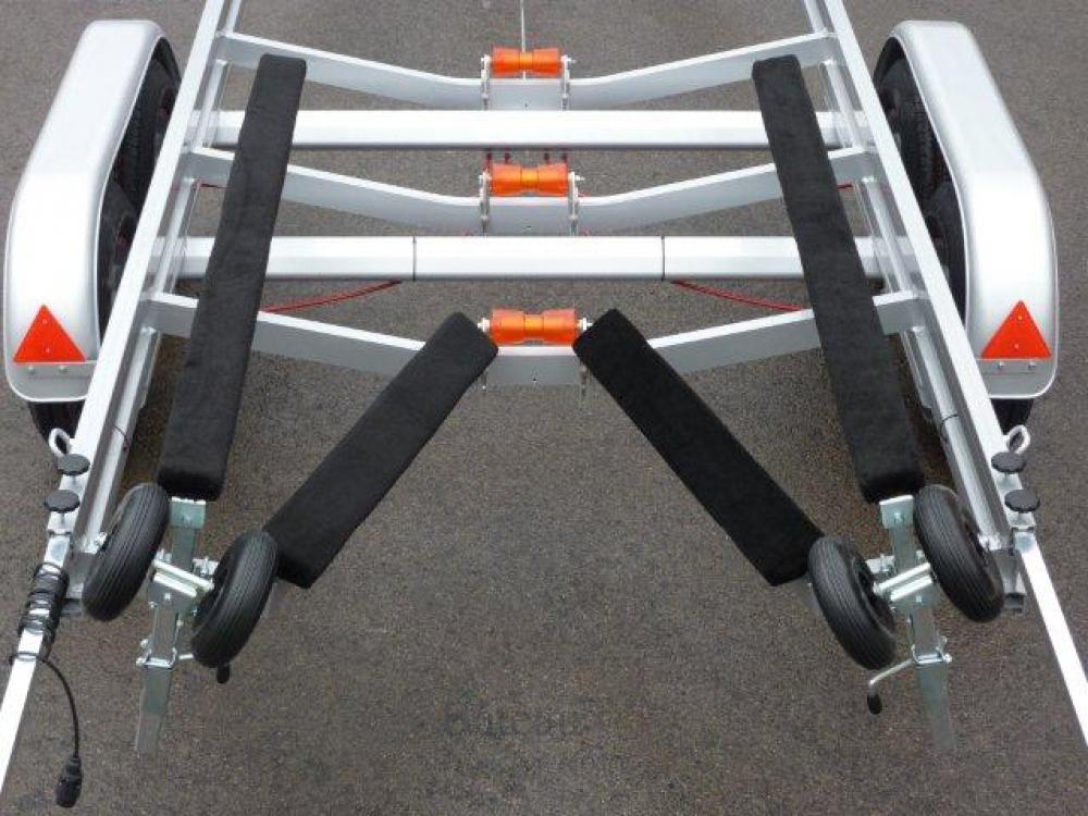 RP-414 Urethane Bow Trailer Roller with Rope Gunnel- 100mm - Bateau Bootservice