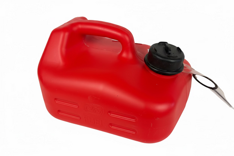 Rode 5 liter jerrycan van HDPE met handgreep en schenktuit voor brandstofopslag zijkant
