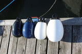 Set van 6 Dan-Fender Danny fenders in wit en navy blauw, diameter 170 mm, met enkel oog aan onderzijde