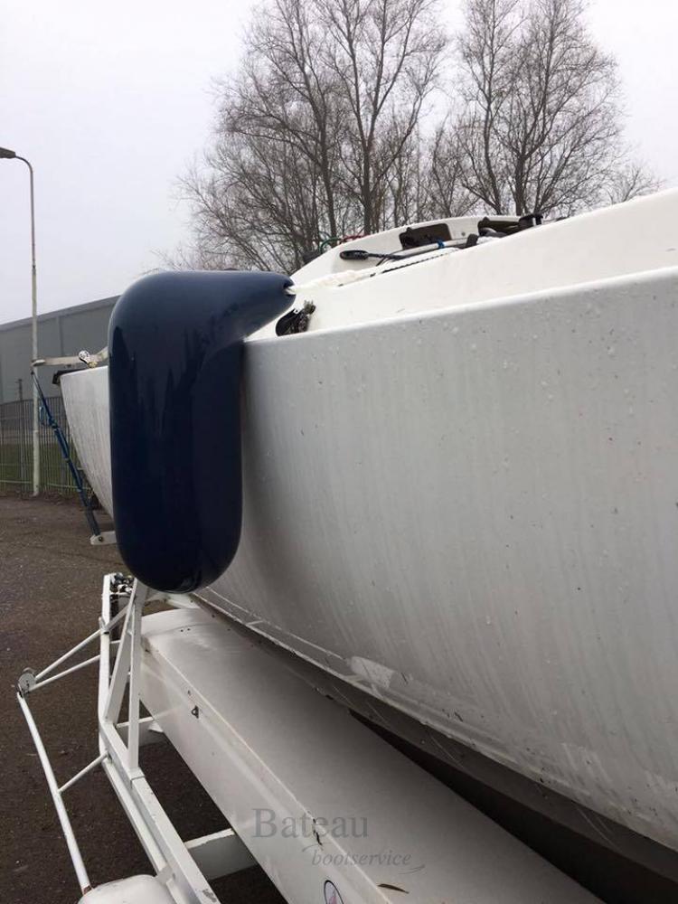 Majoni Fender met hoek voor bv sloep of lage boot - Bateau Bootservice